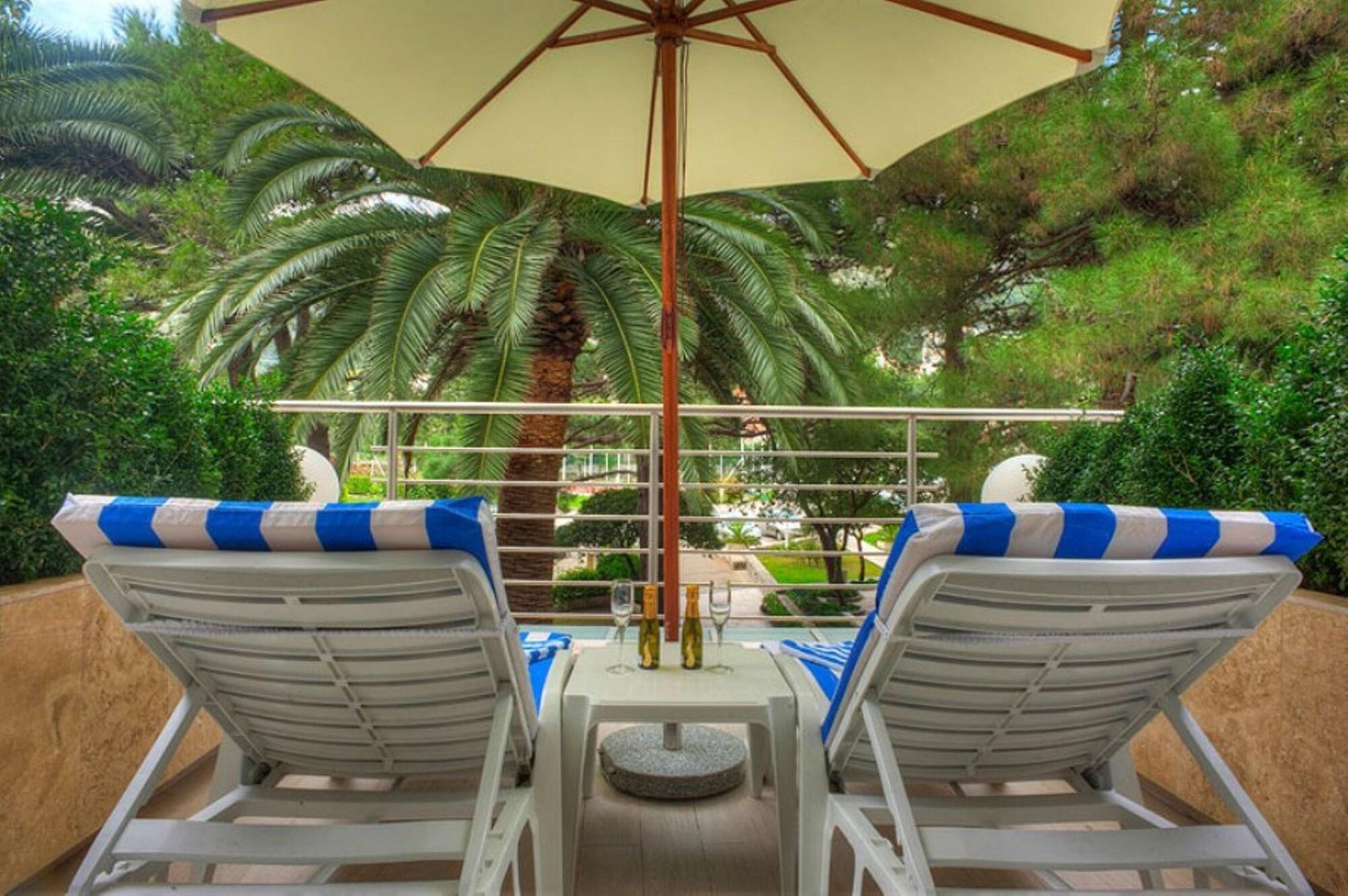 Hotel Rivijera Petrovac Kültér fotó