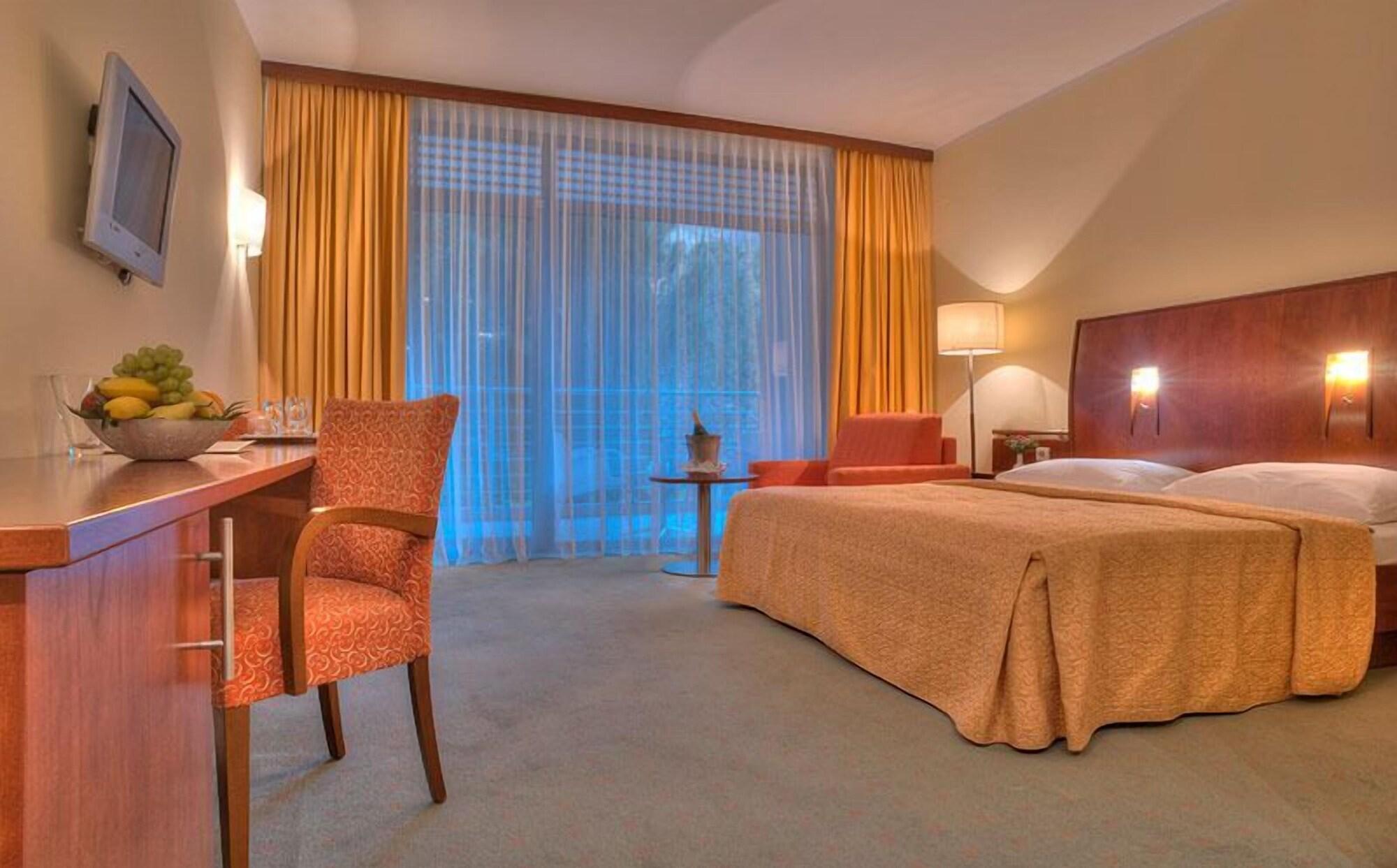 Hotel Rivijera Petrovac Kültér fotó