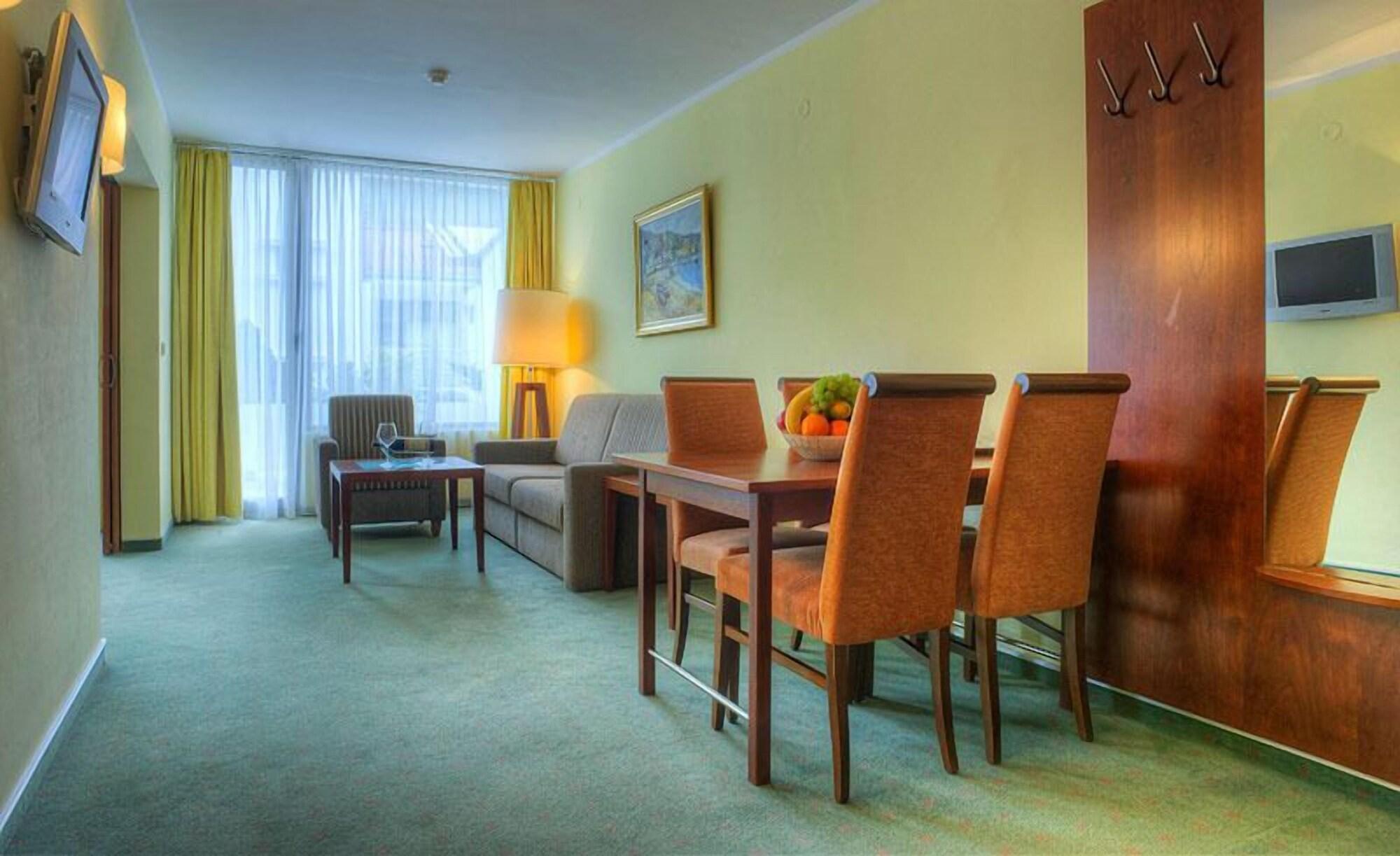 Hotel Rivijera Petrovac Kültér fotó