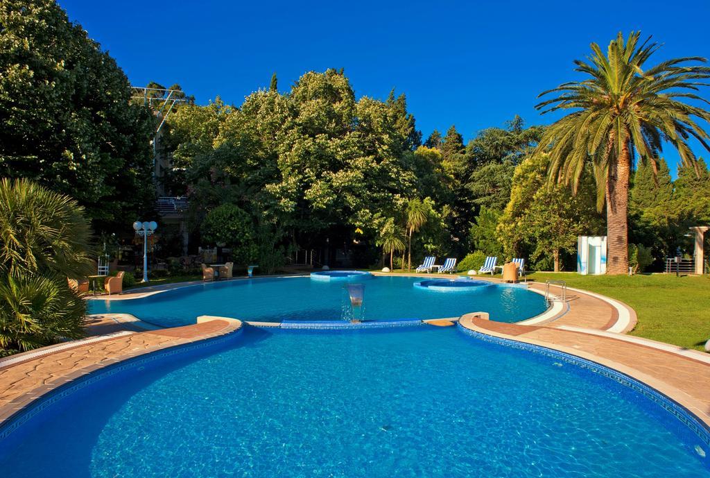 Hotel Rivijera Petrovac Kültér fotó
