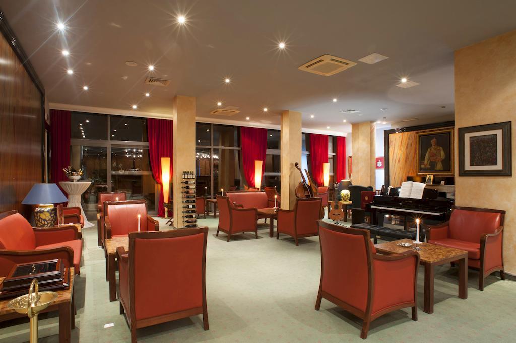 Hotel Rivijera Petrovac Kültér fotó