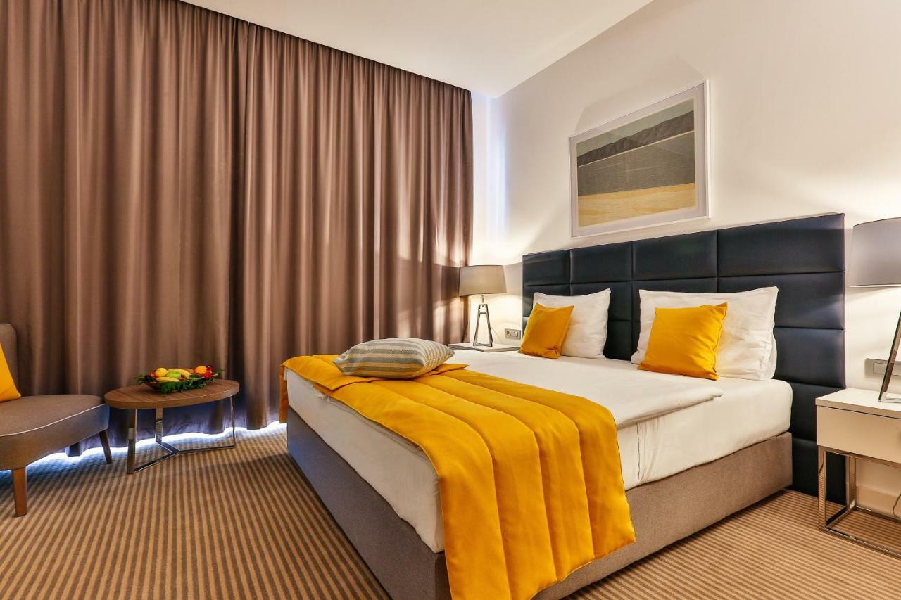 Hotel Rivijera Petrovac Kültér fotó