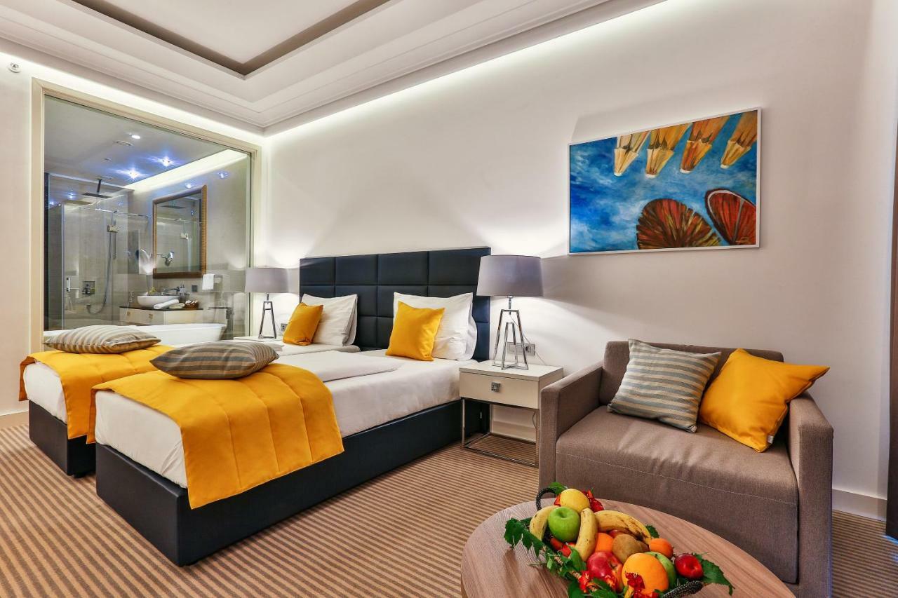 Hotel Rivijera Petrovac Kültér fotó